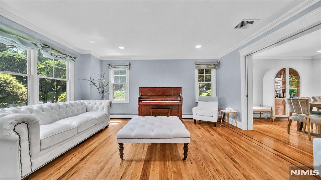 26 Devonshire Road Cresskill, NJ 07626 - Photo 5 of 47