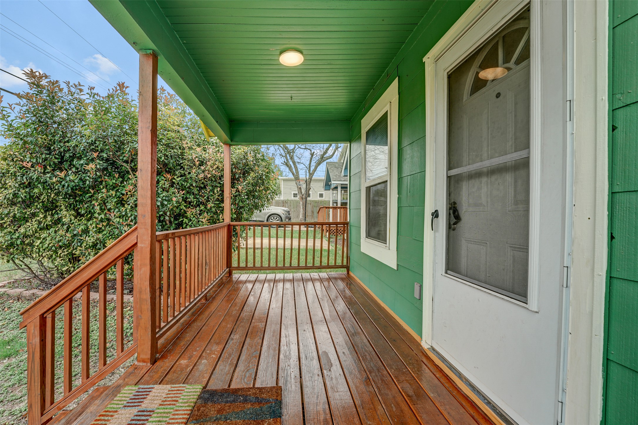 6906 Carver Avenue, Unit A Austin, TX 78752 - Photo 4 of 24 View of porch