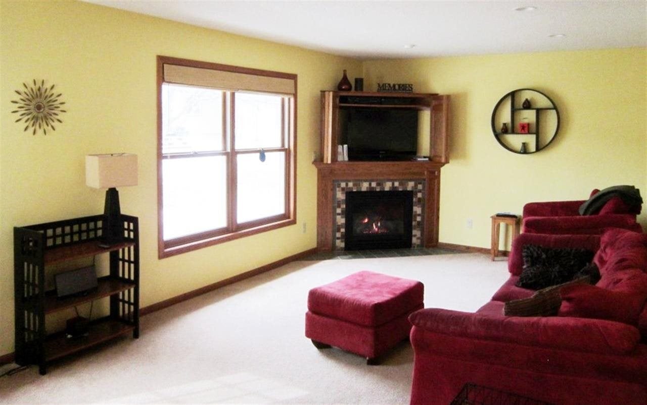 634 Pine Ridge Road Coralville, IA 52241 - Photo 7 of 12 Gallery Image 7