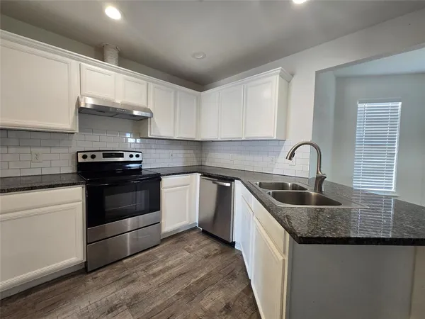 $2,400 | 6403 Jennie Lane, Arlington, TX 76002