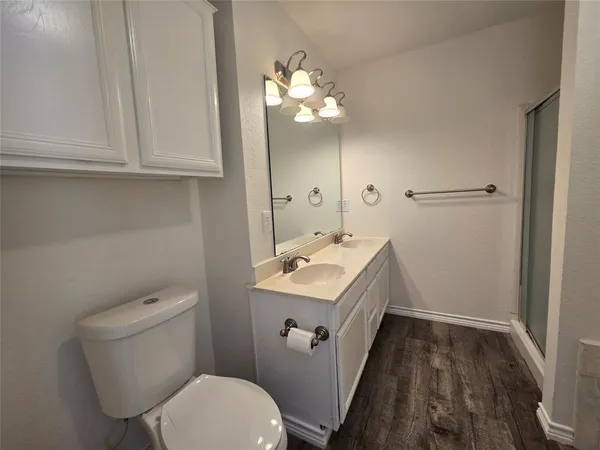 $2,400 | 6403 Jennie Lane, Arlington, TX 76002