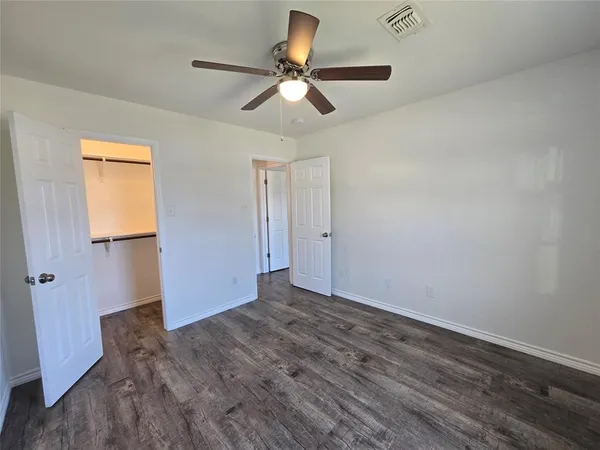 $2,400 | 6403 Jennie Lane, Arlington, TX 76002