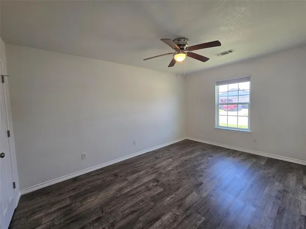 $2,400 | 6403 Jennie Lane, Arlington, TX 76002
