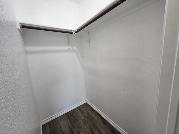 $2,400 | 6403 Jennie Lane, Arlington, TX 76002