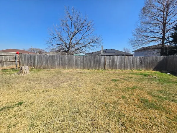 $2,400 | 6403 Jennie Lane, Arlington, TX 76002
