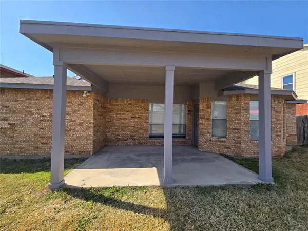 $2,400 | 6403 Jennie Lane, Arlington, TX 76002