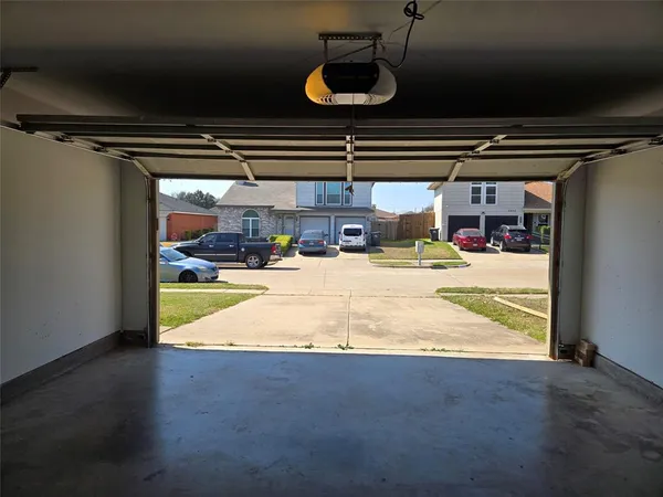 $2,400 | 6403 Jennie Lane, Arlington, TX 76002