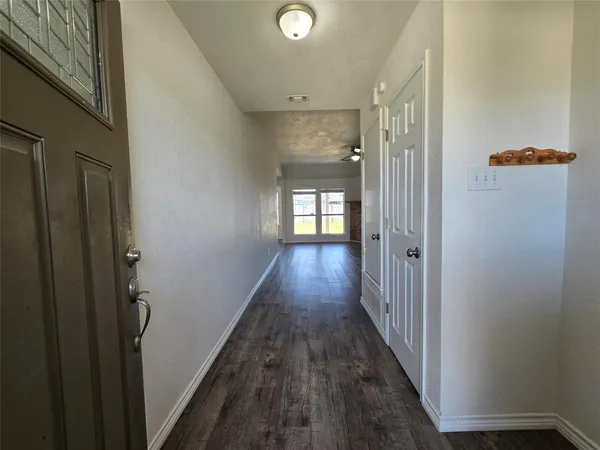 $2,400 | 6403 Jennie Lane, Arlington, TX 76002