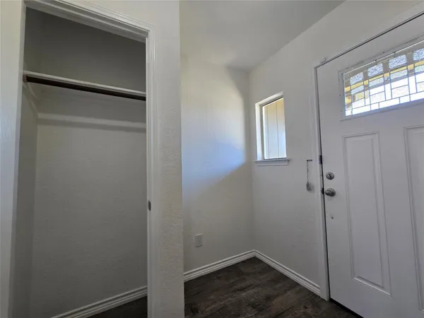 $2,400 | 6403 Jennie Lane, Arlington, TX 76002