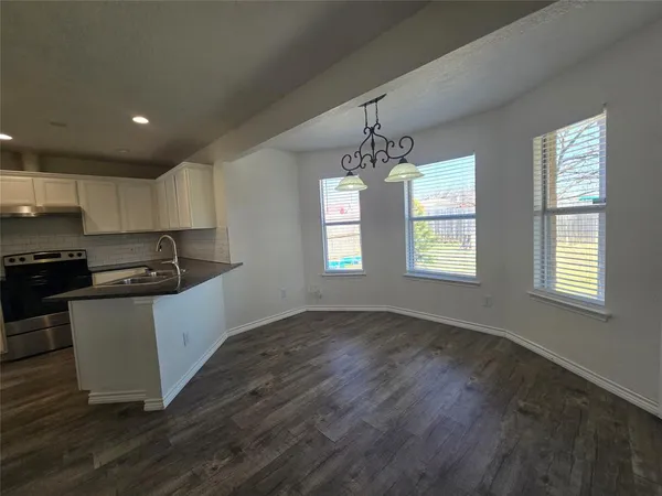 $2,400 | 6403 Jennie Lane, Arlington, TX 76002