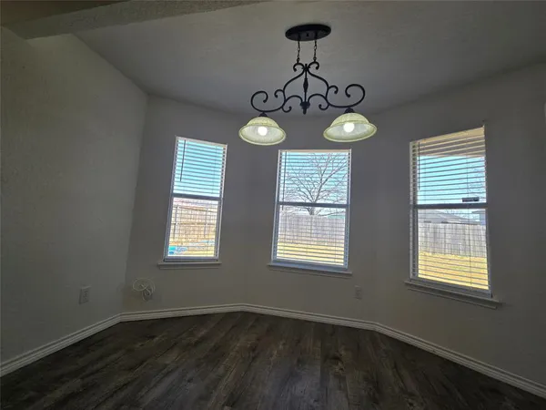 $2,400 | 6403 Jennie Lane, Arlington, TX 76002