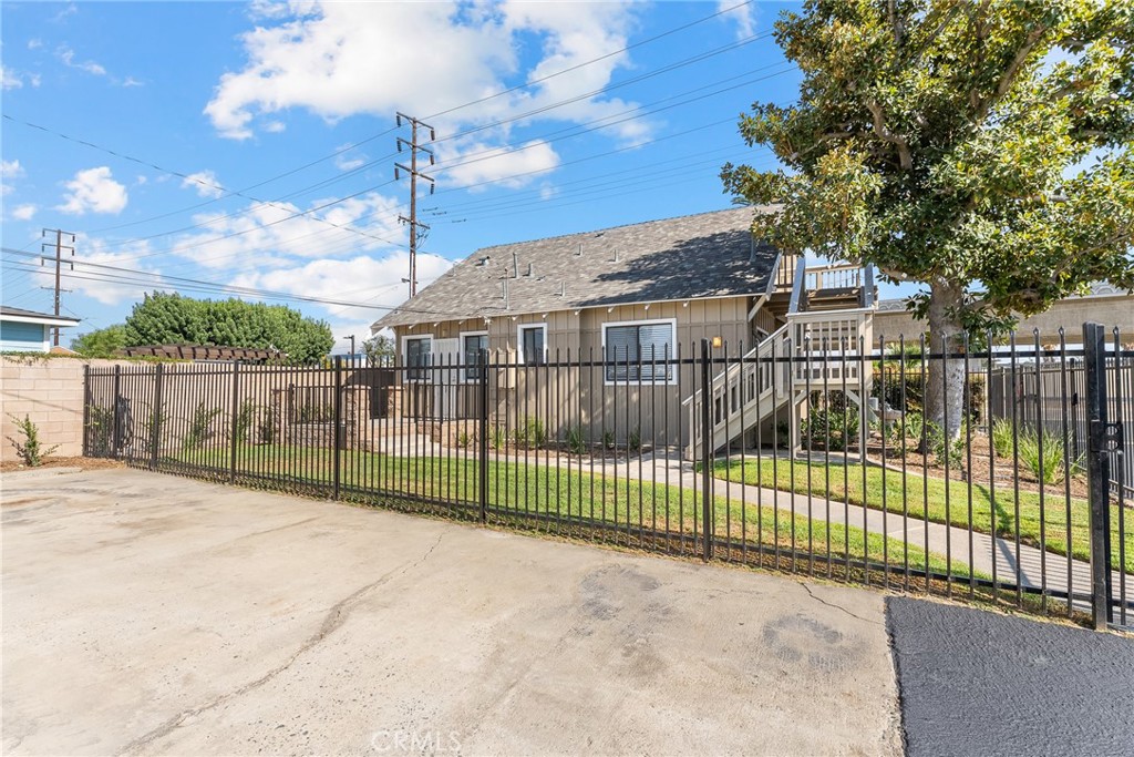 2855 Mulberry Street Riverside, CA 92501 - Photo 37 of 43 a view of a wrought iron fences in front of house