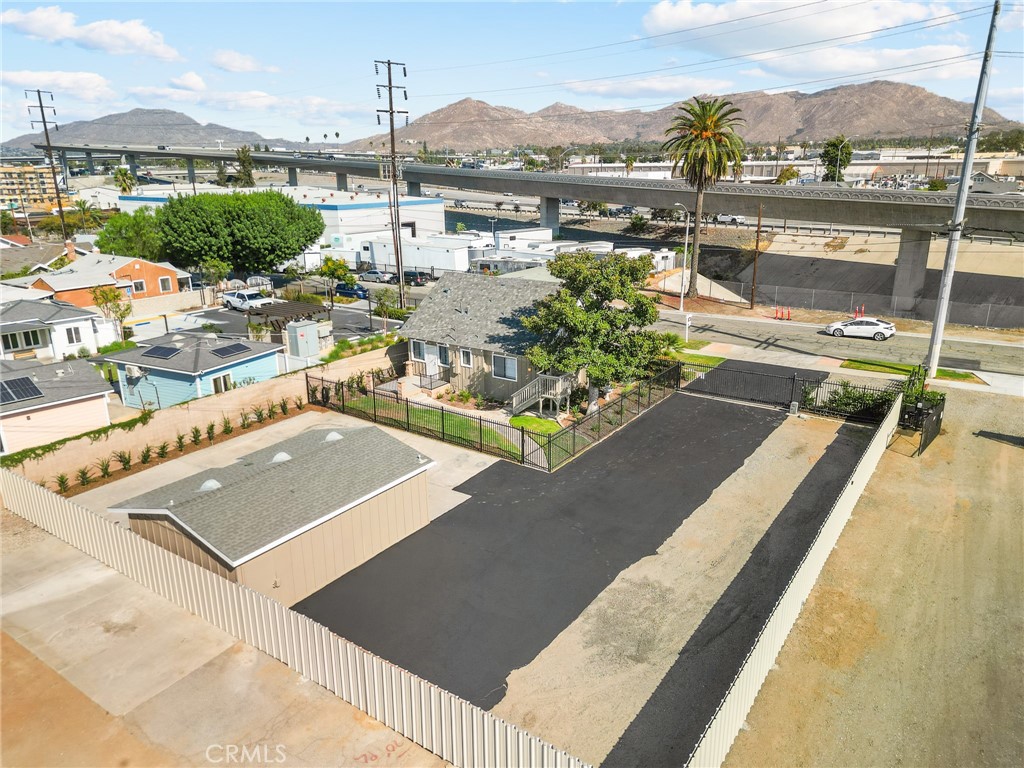 2855 Mulberry Street Riverside, CA 92501 - Photo 8 of 43 a view of a terrace with seating space and city view