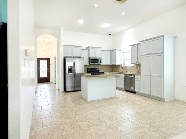 $2,250 | 18514 Magnolia Dell Drive, Cypress, TX 77433