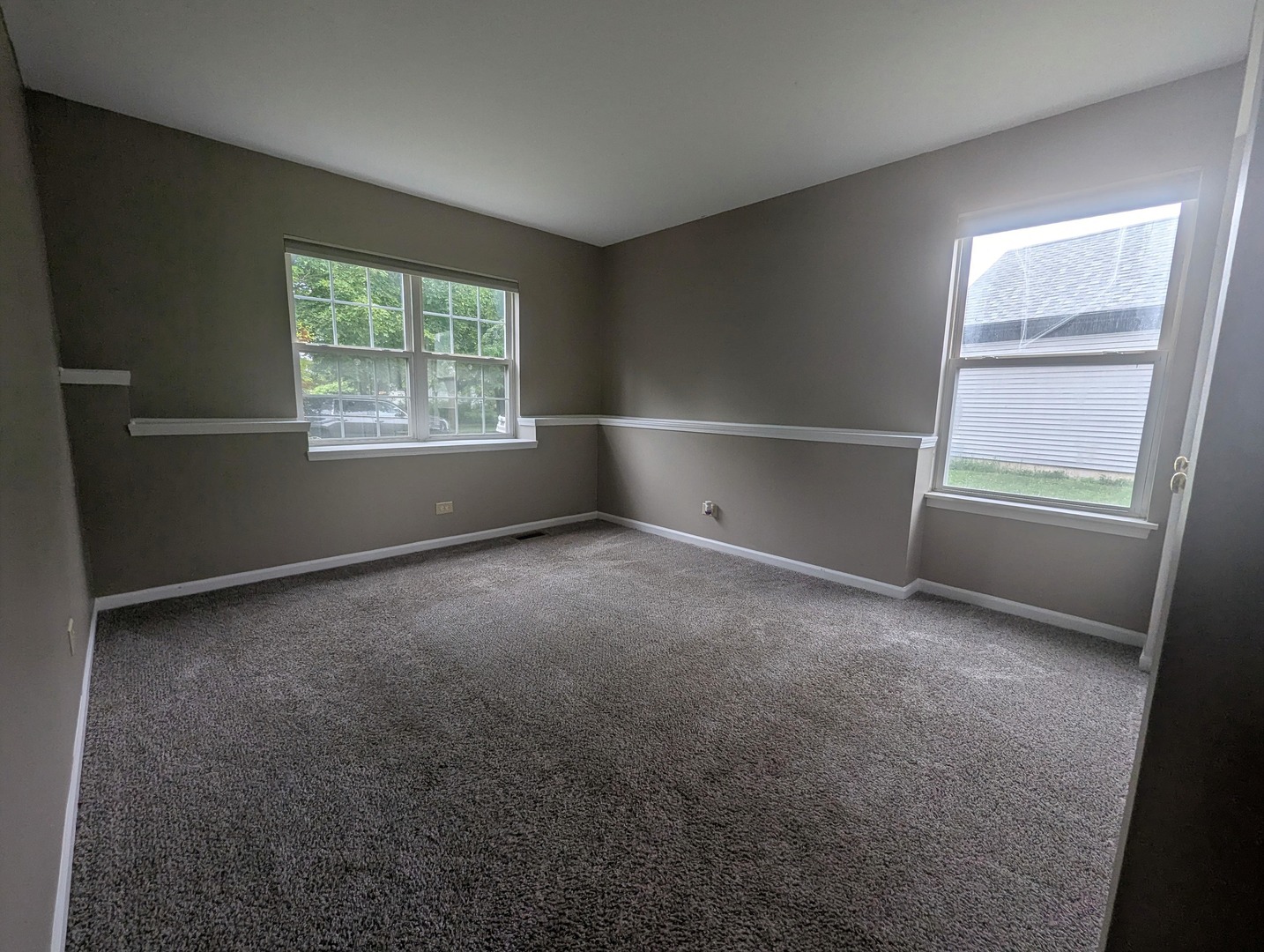 1230 Spring Creek Road Elgin, IL 60120 - Photo 17 of 19 Gallery Image 17