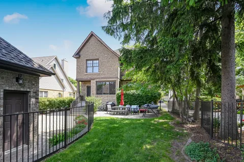 a house view with a outdoor space