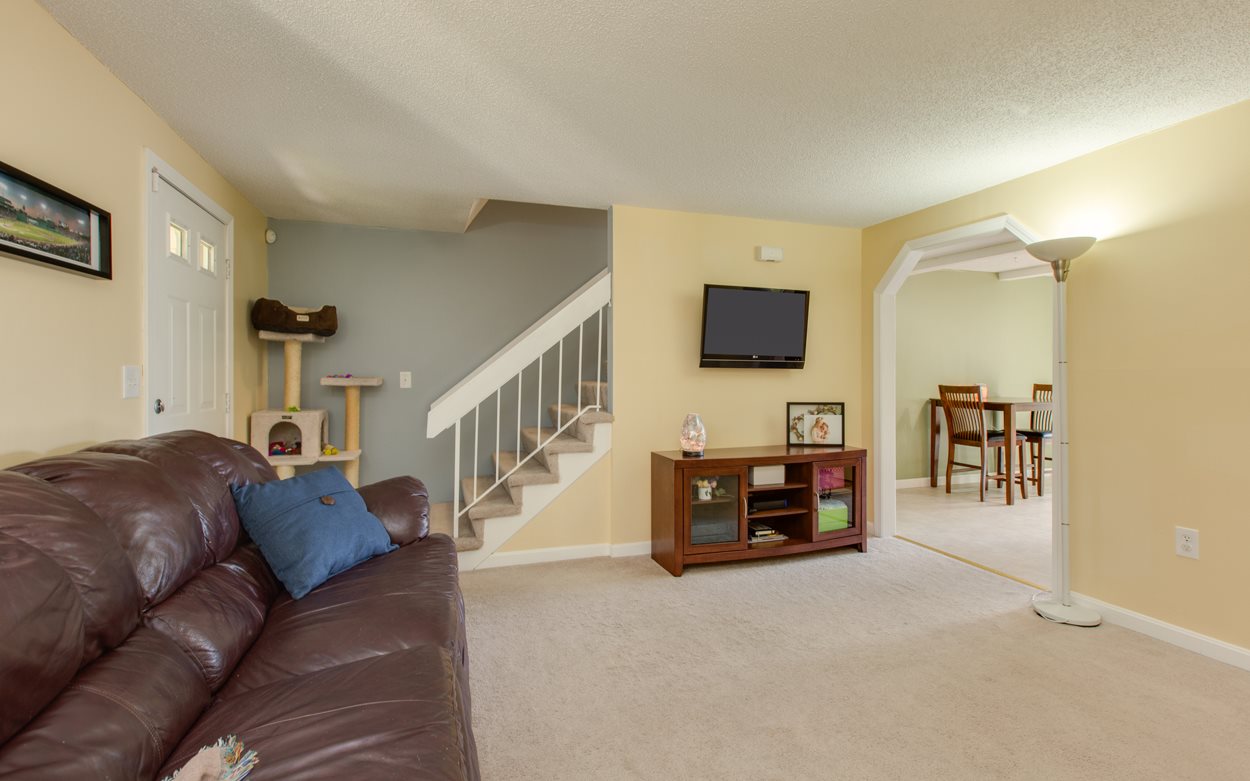 109 Cannongate III Road Nashua, NH 03063 - Photo 8 of 19 Gallery Image 8