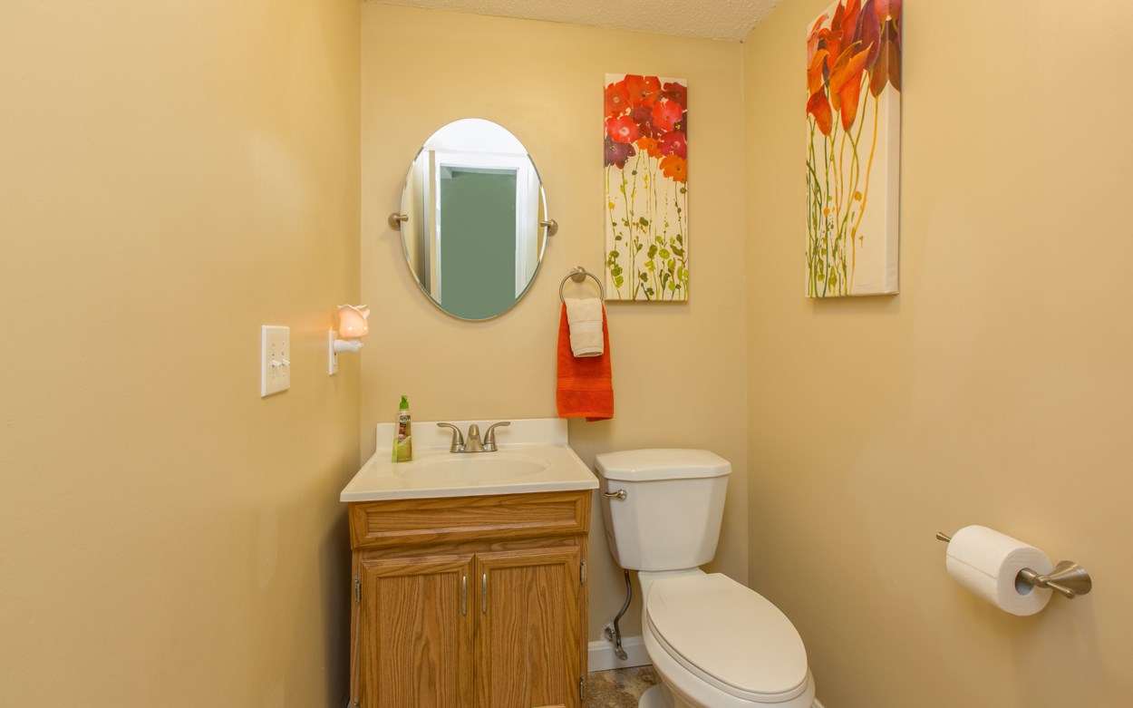 109 Cannongate III Road Nashua, NH 03063 - Photo 10 of 19 Gallery Image 10