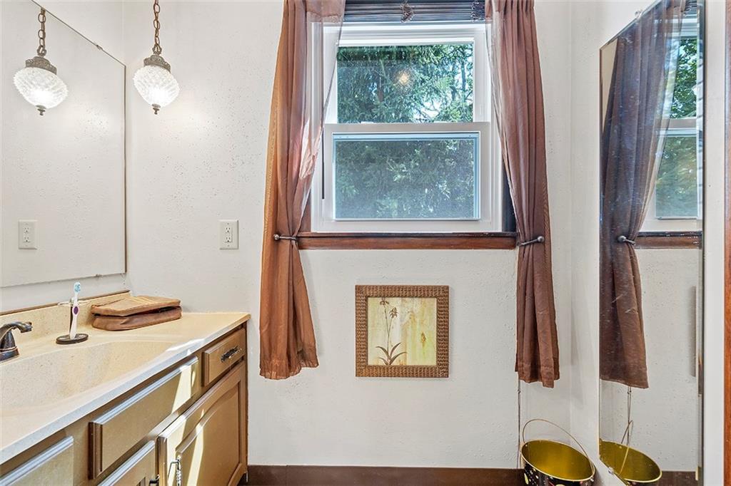 7117 Shannon Road Verona, PA 15147 - Photo 21 of 25 Gallery Image 21
