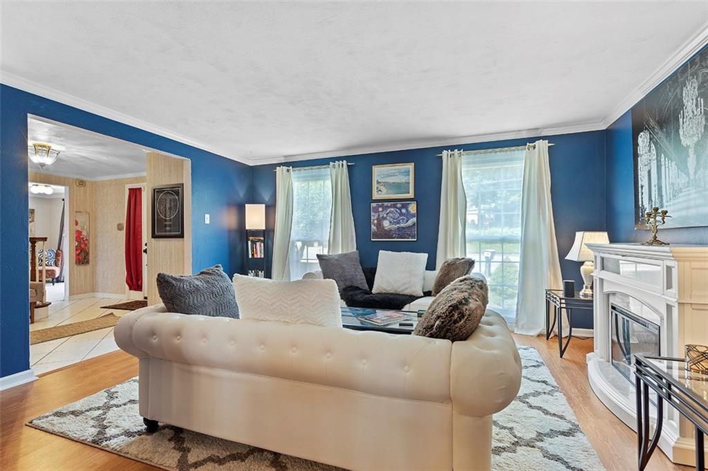 7117 Shannon Road Verona, PA 15147 - Photo 4 of 25 Gallery Image 4