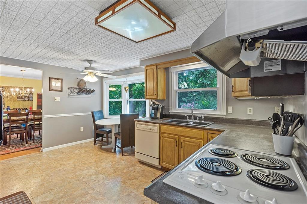 7117 Shannon Road Verona, PA 15147 - Photo 8 of 25 Gallery Image 8