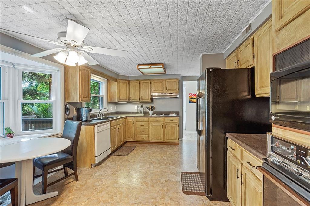 7117 Shannon Road Verona, PA 15147 - Photo 9 of 25 Gallery Image 9