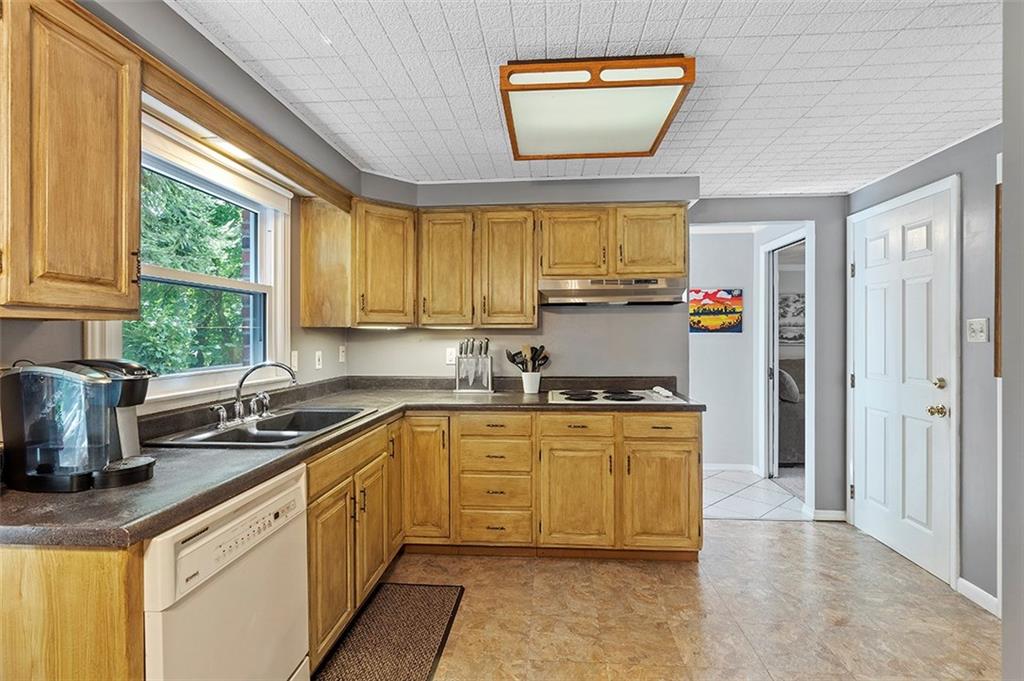 7117 Shannon Road Verona, PA 15147 - Photo 10 of 25 Gallery Image 10