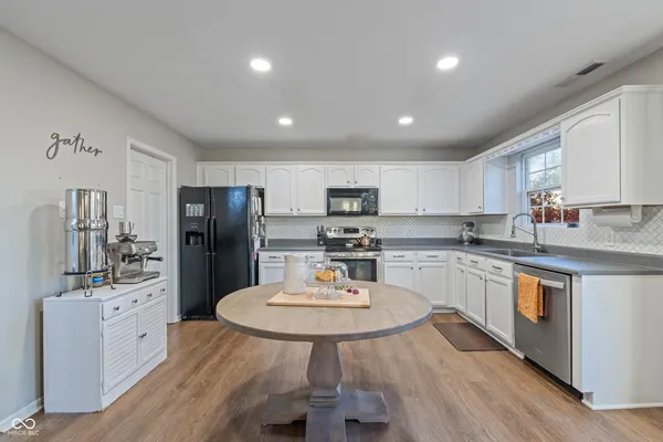 $299,999 | 1134 Maple Trace Way, Sheridan, IN 46069