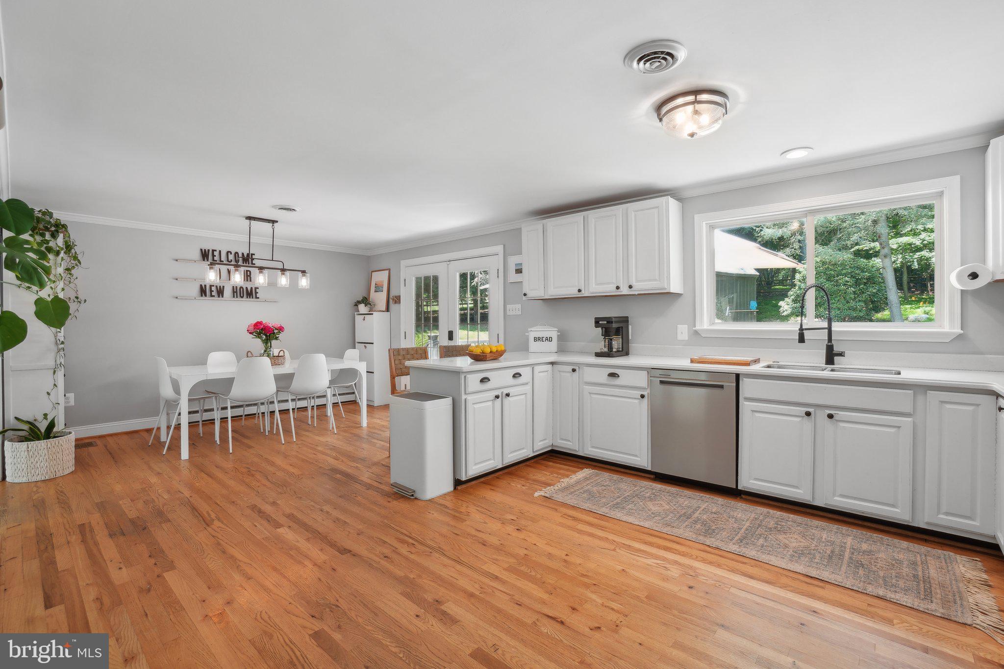 41756 Stumptown Road Leesburg, VA 20176 - Photo 11 of 61 Peninsula counter
