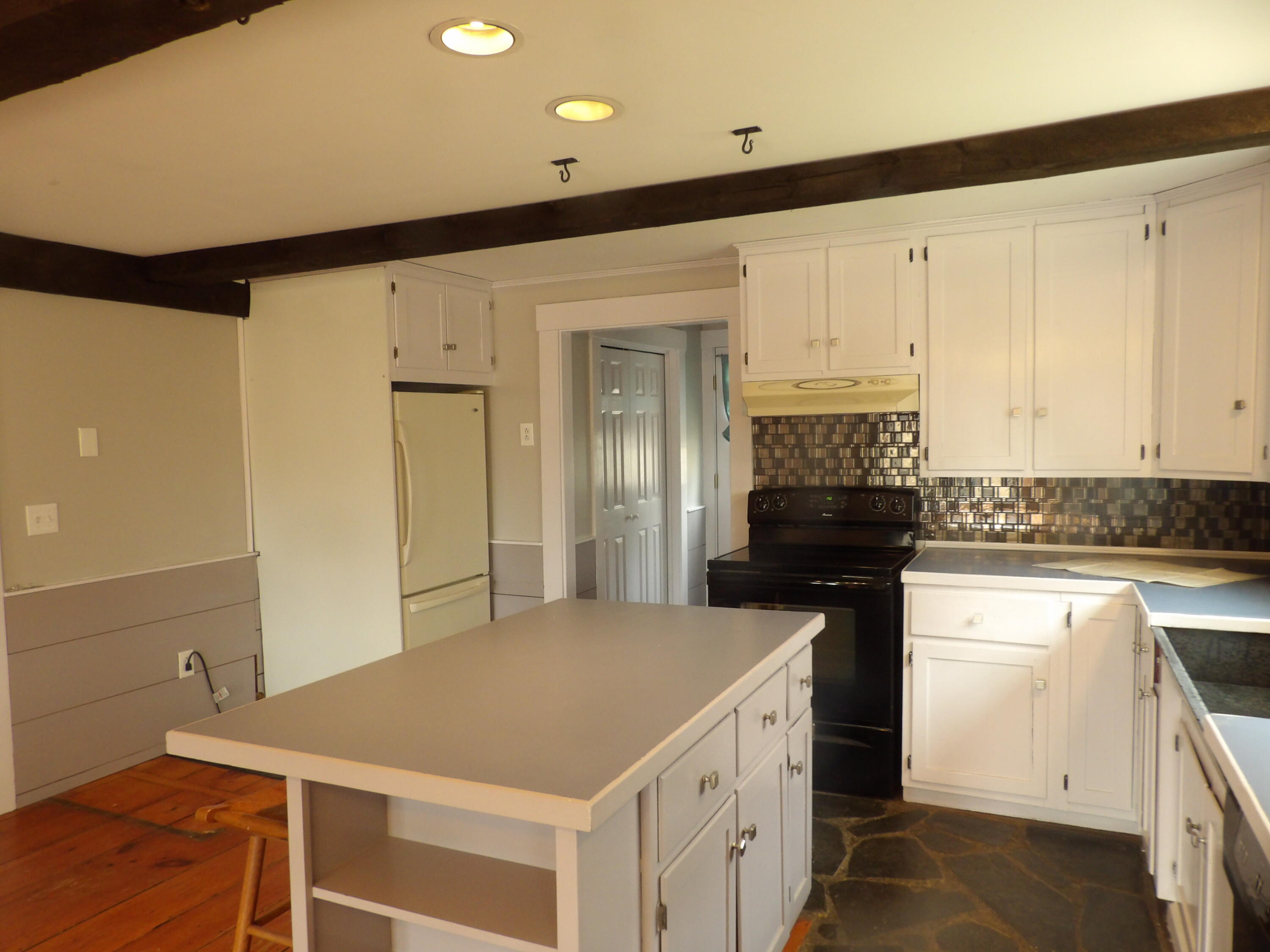 151 Main Road South Hampden, ME 04444 - Photo 6 of 22 100_0751