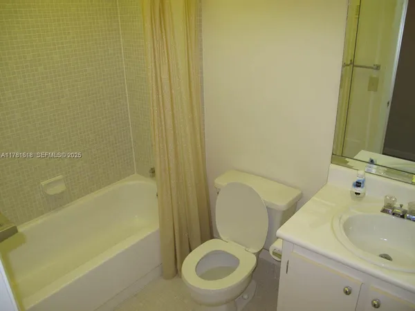 $135,850 | 9674 South Belfort Circle, Unit 202, Tamarac, FL 33321