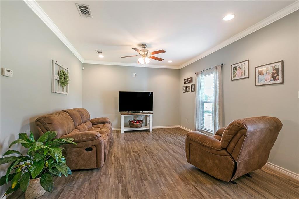 29161 Henry White Road Albany, LA 70711 - Photo 6 of 15 Gallery Image 6