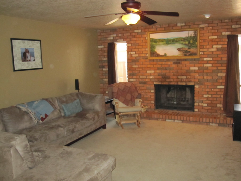 2248 East Inca Street Mesa, AZ 85213 - Photo 5 of 8 Family room