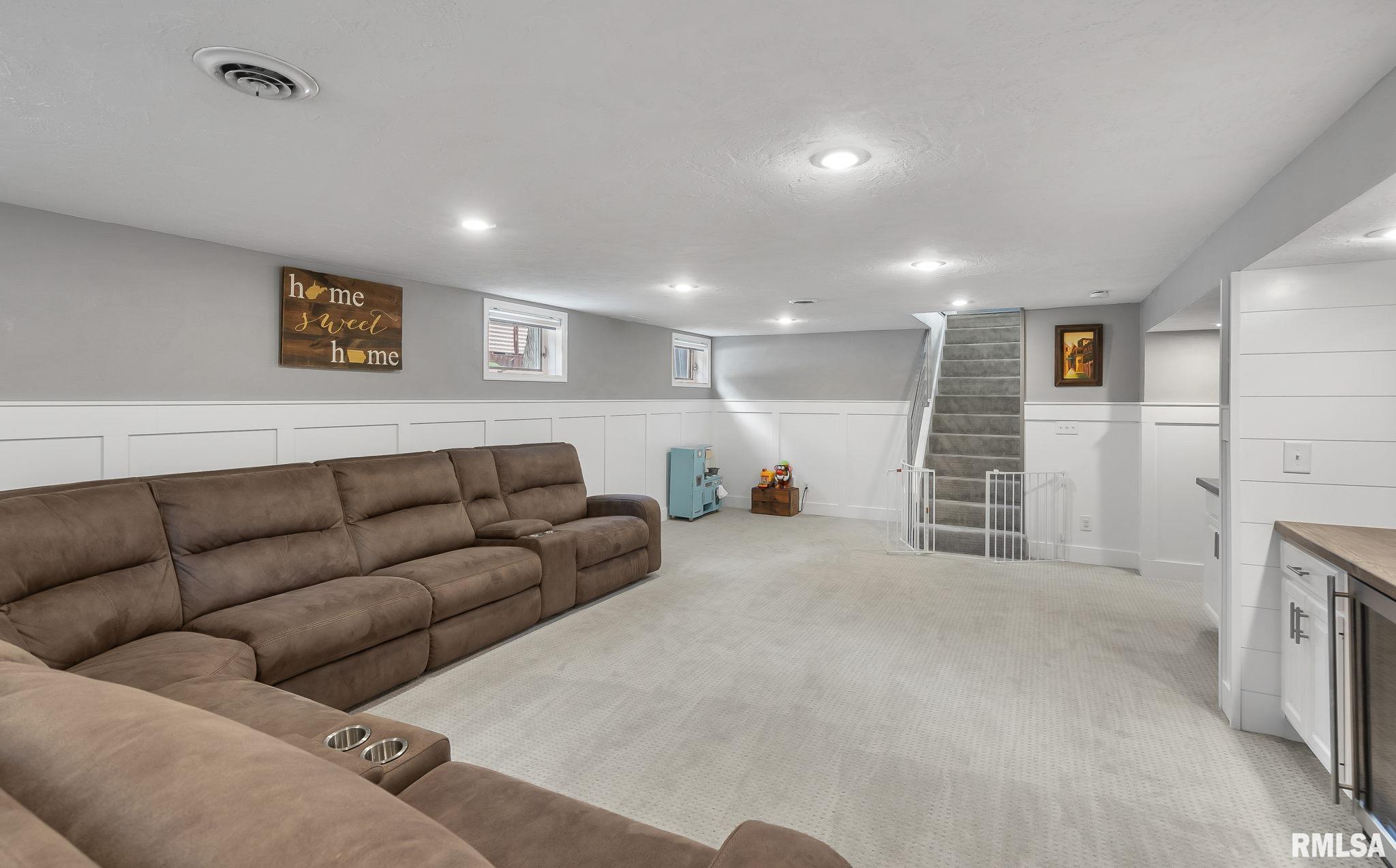 2879 Forest Road Davenport, IA 52803 - Photo 21 of 33 Gallery Image 21