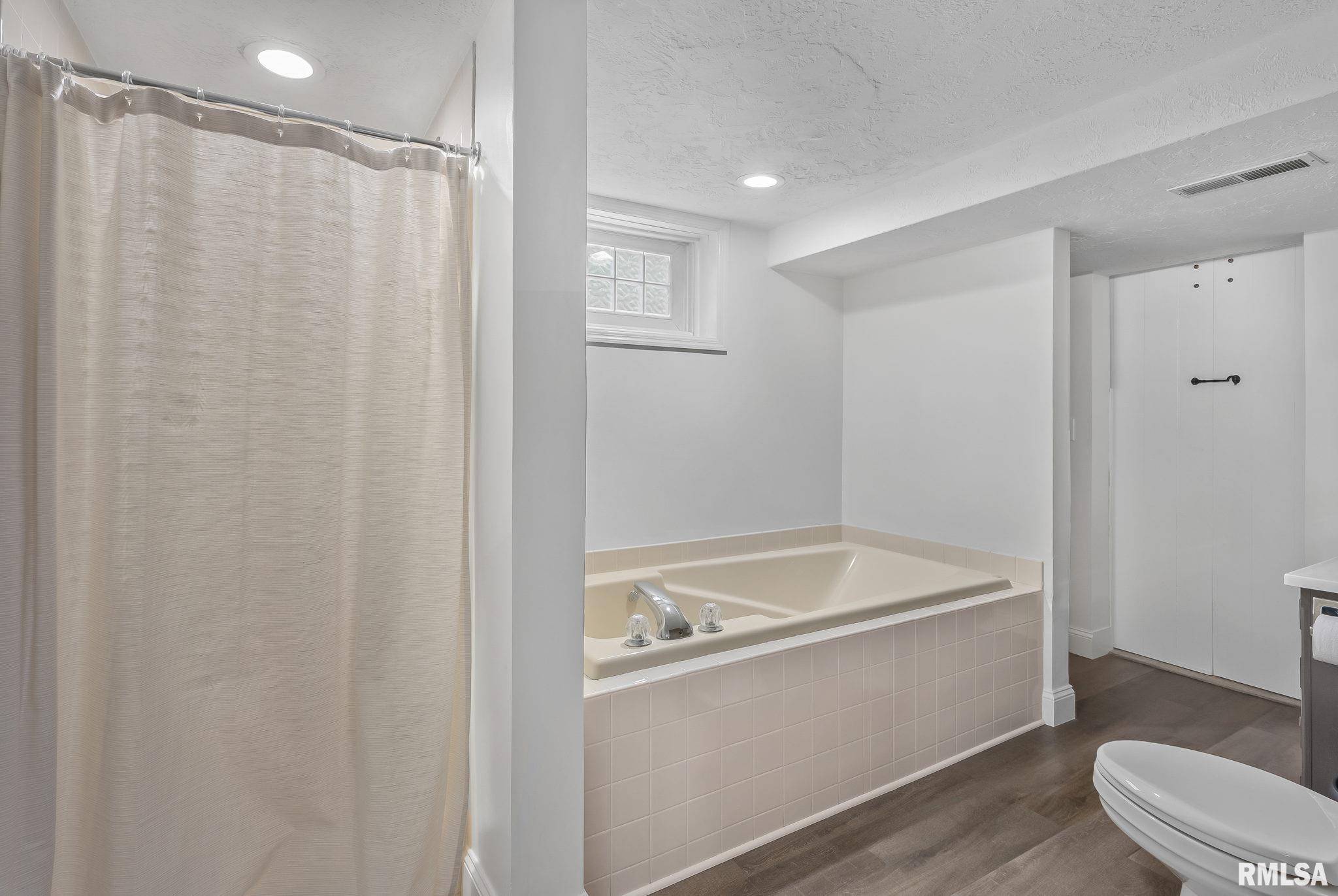 2879 Forest Road Davenport, IA 52803 - Photo 24 of 33 Gallery Image 24
