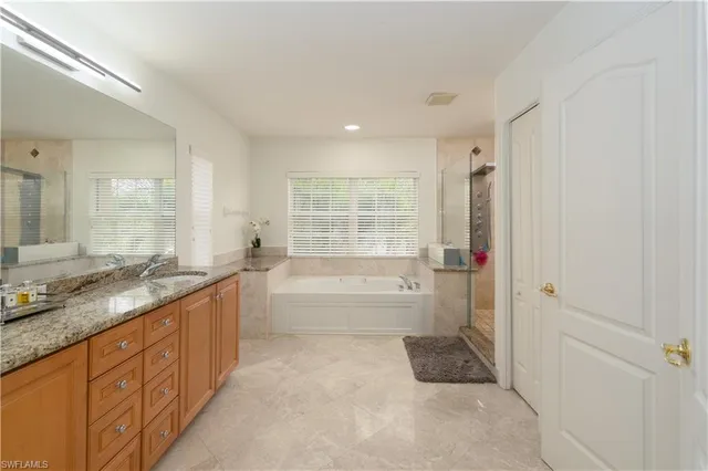 $750,000 | 8271 Laurel Lakes Way, Naples, FL 34119