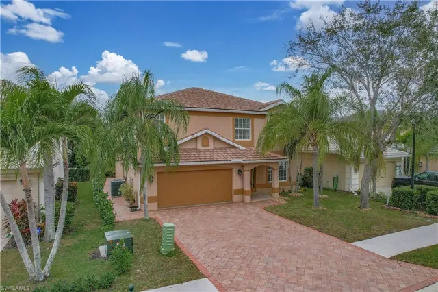 $750,000 | 8271 Laurel Lakes Way, Naples, FL 34119