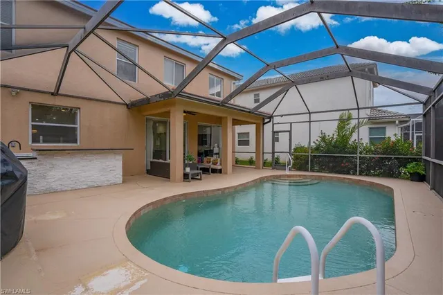 $750,000 | 8271 Laurel Lakes Way, Naples, FL 34119