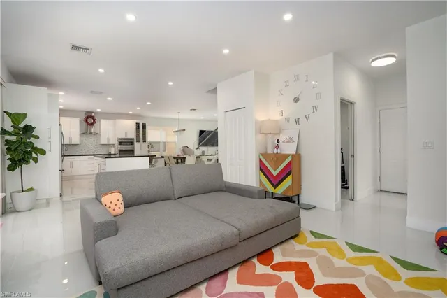 $750,000 | 8271 Laurel Lakes Way, Naples, FL 34119