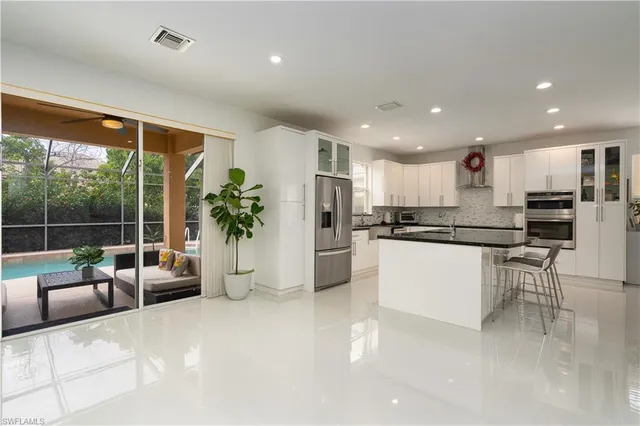 $750,000 | 8271 Laurel Lakes Way, Naples, FL 34119