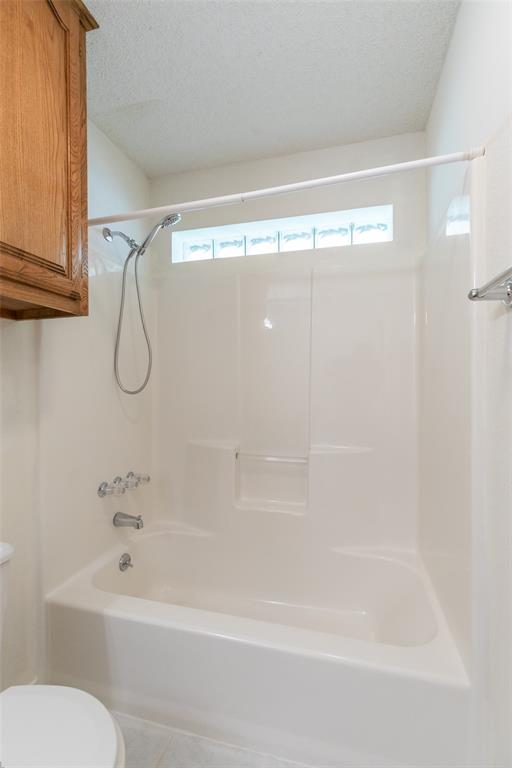 1026 Reeves Street Abilene, TX 79602 - Photo 25 of 38 Guest bathroom