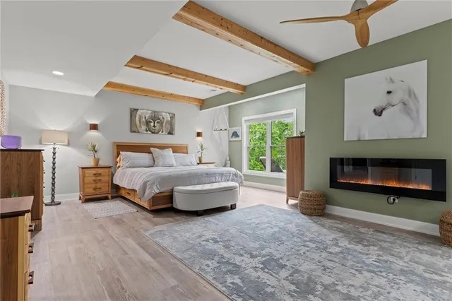 $1,180,000 | 4 Black Hawk Drive, Lake Winnebago, MO 64034