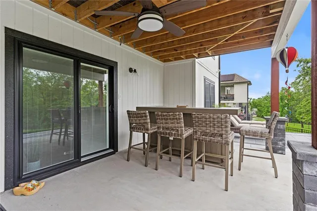 $1,180,000 | 4 Black Hawk Drive, Lake Winnebago, MO 64034