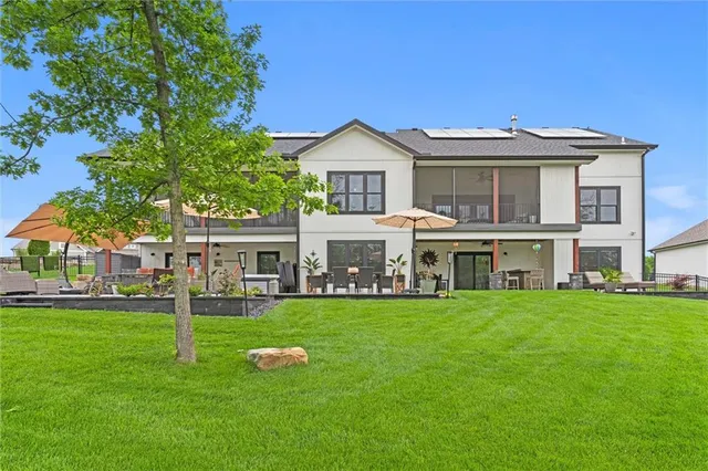 $1,180,000 | 4 Black Hawk Drive, Lake Winnebago, MO 64034