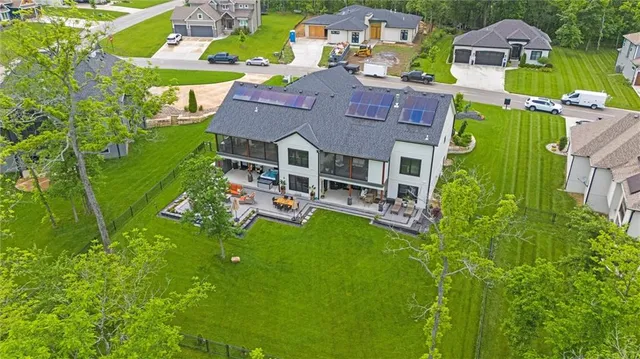 $1,180,000 | 4 Black Hawk Drive, Lake Winnebago, MO 64034