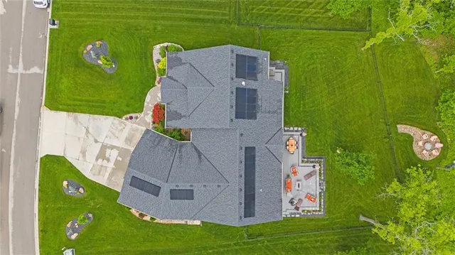 $1,180,000 | 4 Black Hawk Drive, Lake Winnebago, MO 64034