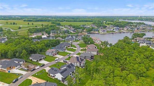 $1,180,000 | 4 Black Hawk Drive, Lake Winnebago, MO 64034