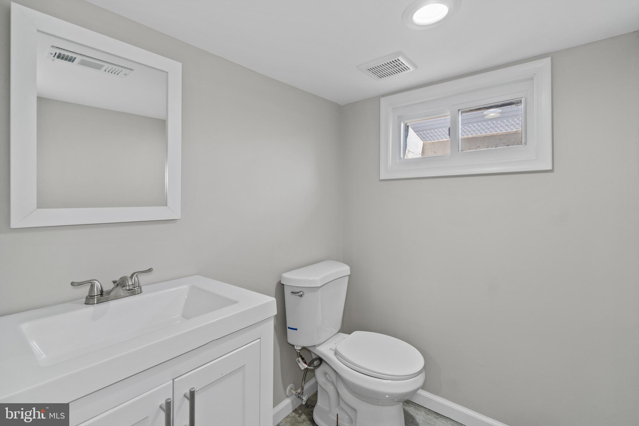 348 Townsend Road Baltimore, MD 21221 - Photo 17 of 25 Lower level half bath