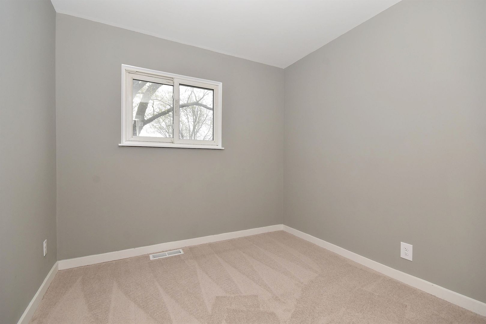 550 Spruce Road Bolingbrook, IL 60440 - Photo 13 of 20