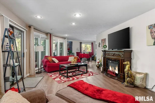 $315,000 | 3316 Collingwood Drive, Springfield, IL 62711